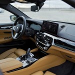 bmw-5-touring-2022-15