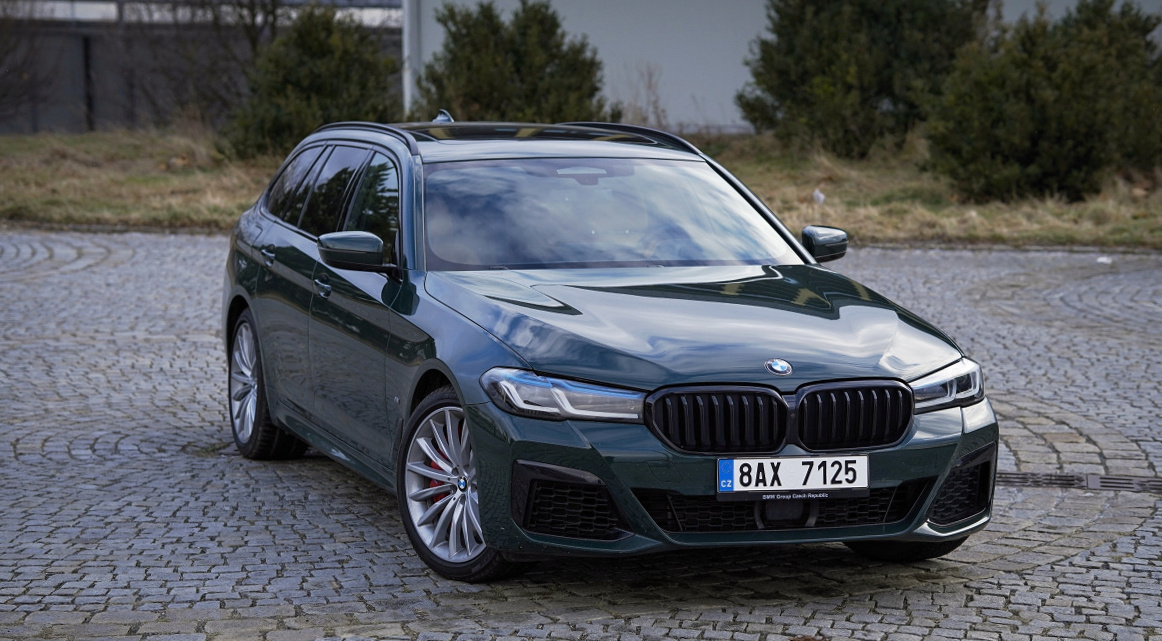 bmw-5-touring-2022-5