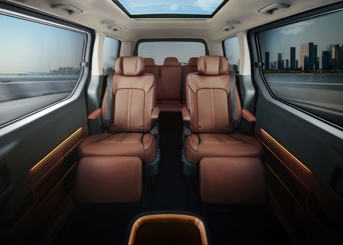 hyundai_staria_premium-4