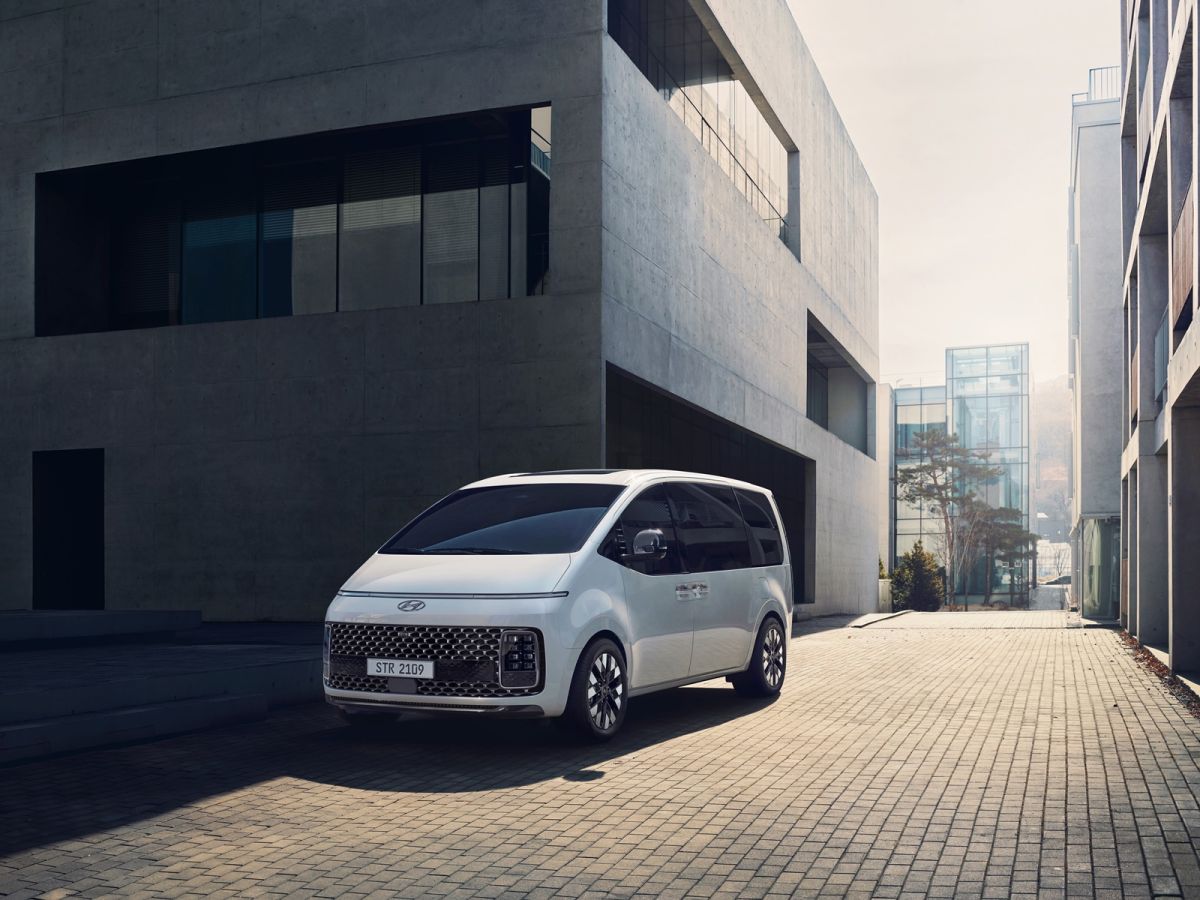 hyundai_staria_premium-5