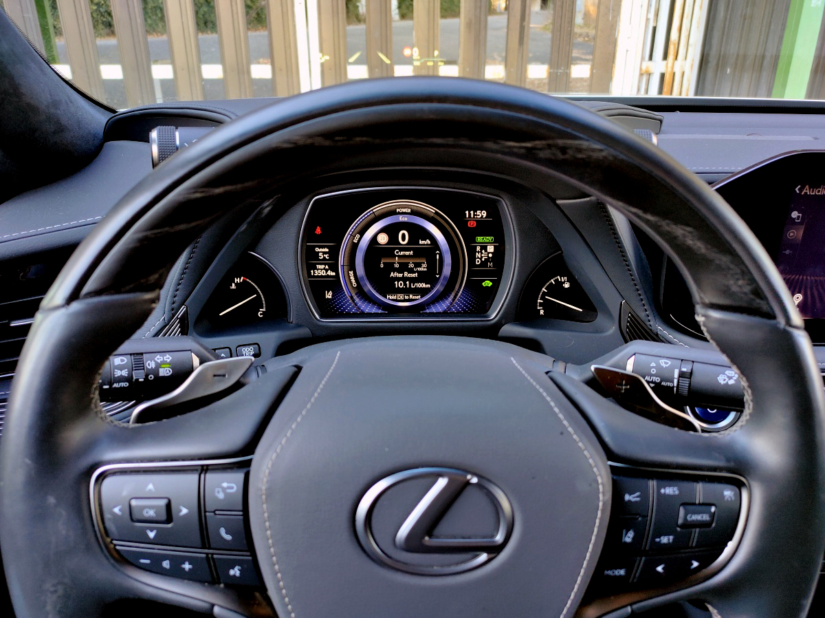 lexus-ls-2022-18