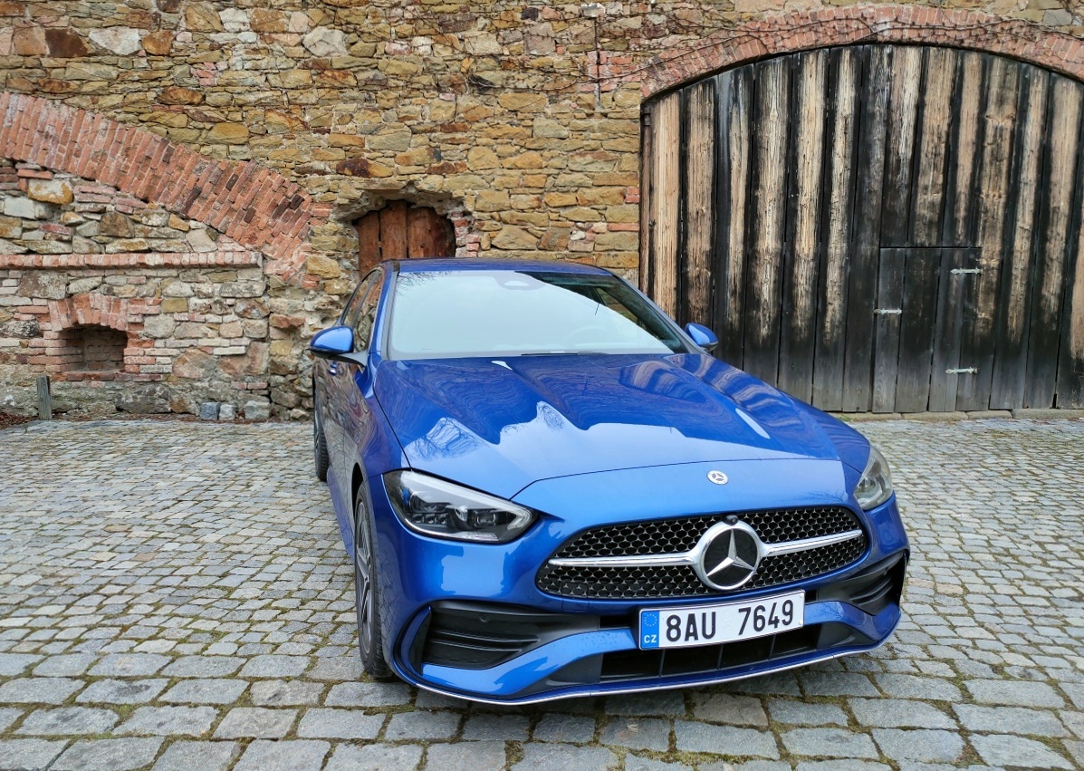 mercedes-benz-c-2022-2