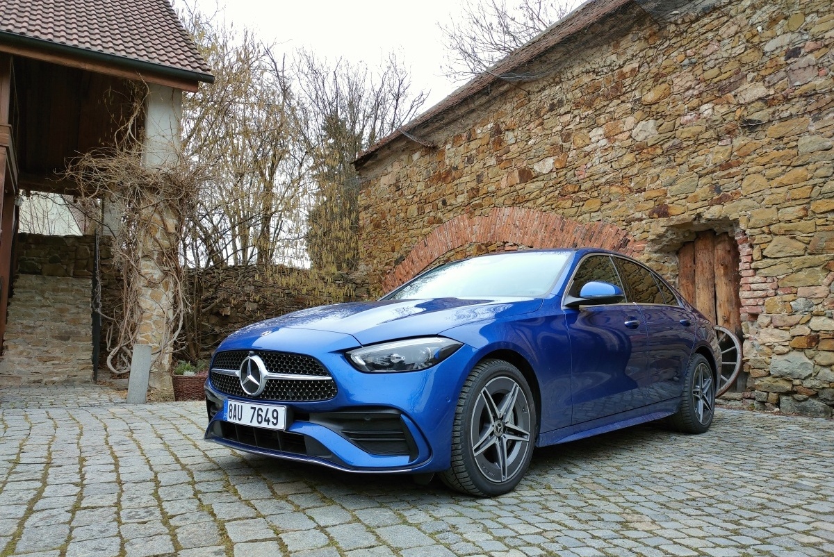 mercedes-benz-c-2022-6