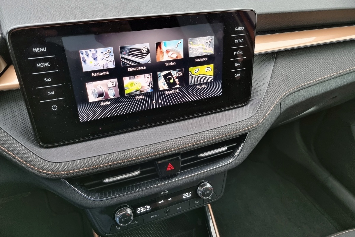 skoda-fabia-2022-22