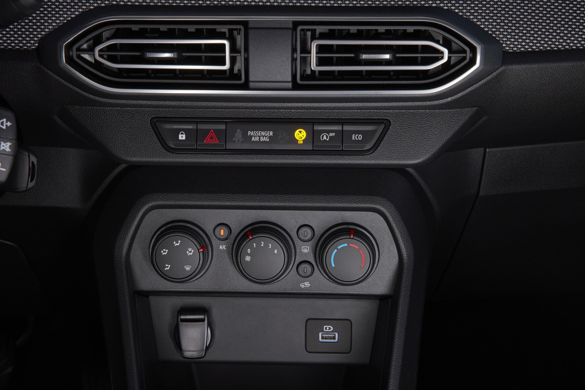45-2022-nouveau-dacia-jogger-gris-moonstone