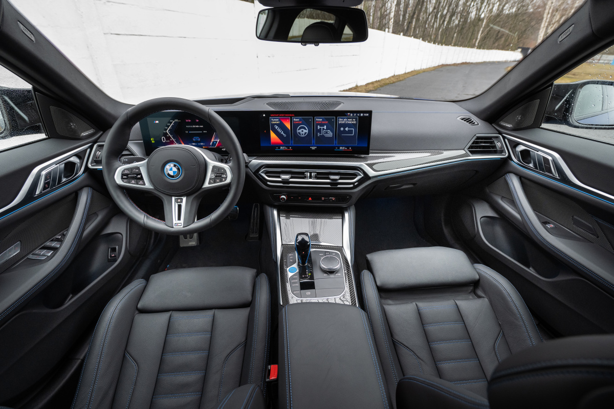 bmw-i4-2022-42