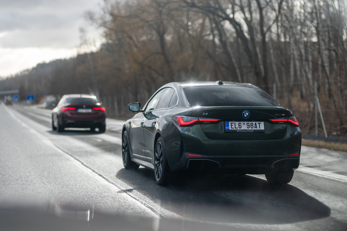 bmw-i4-2022-77