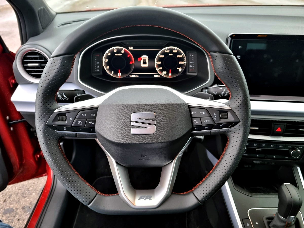 seat-arona-2022-15
