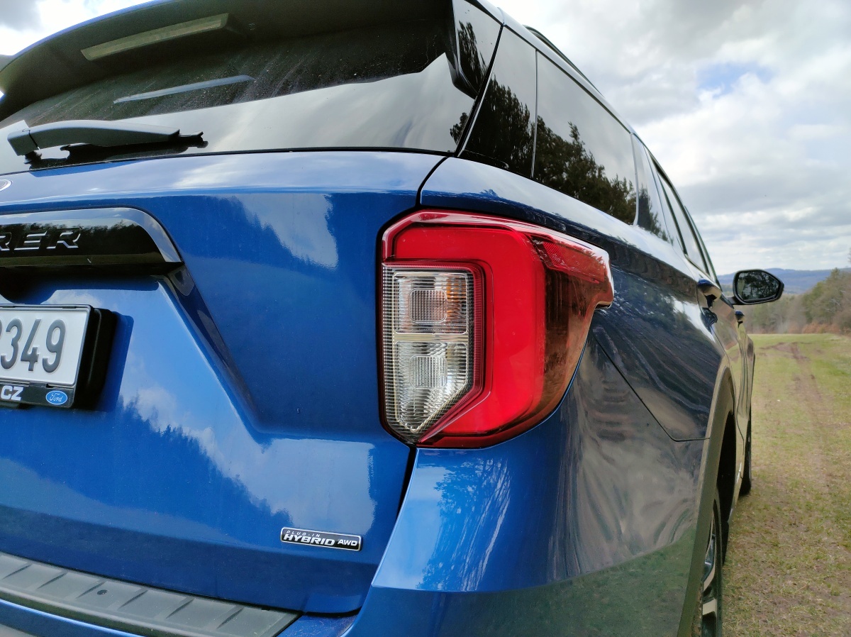 ford-explorer-2022-42