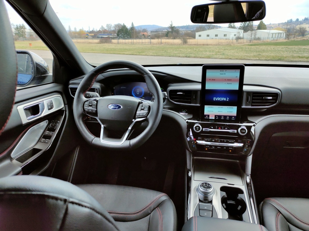 ford-explorer-2022-9