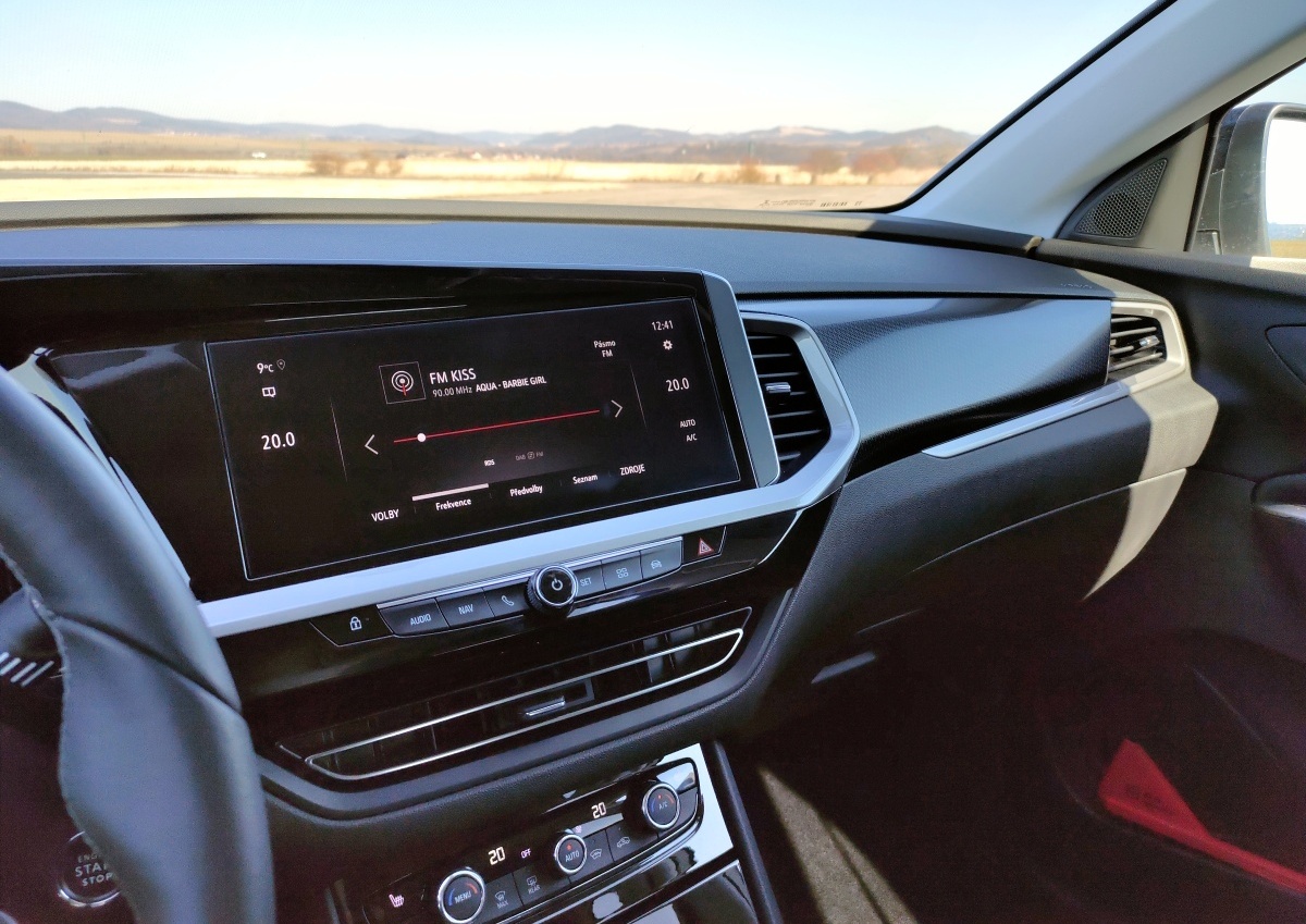 opel-grandland-2022-22