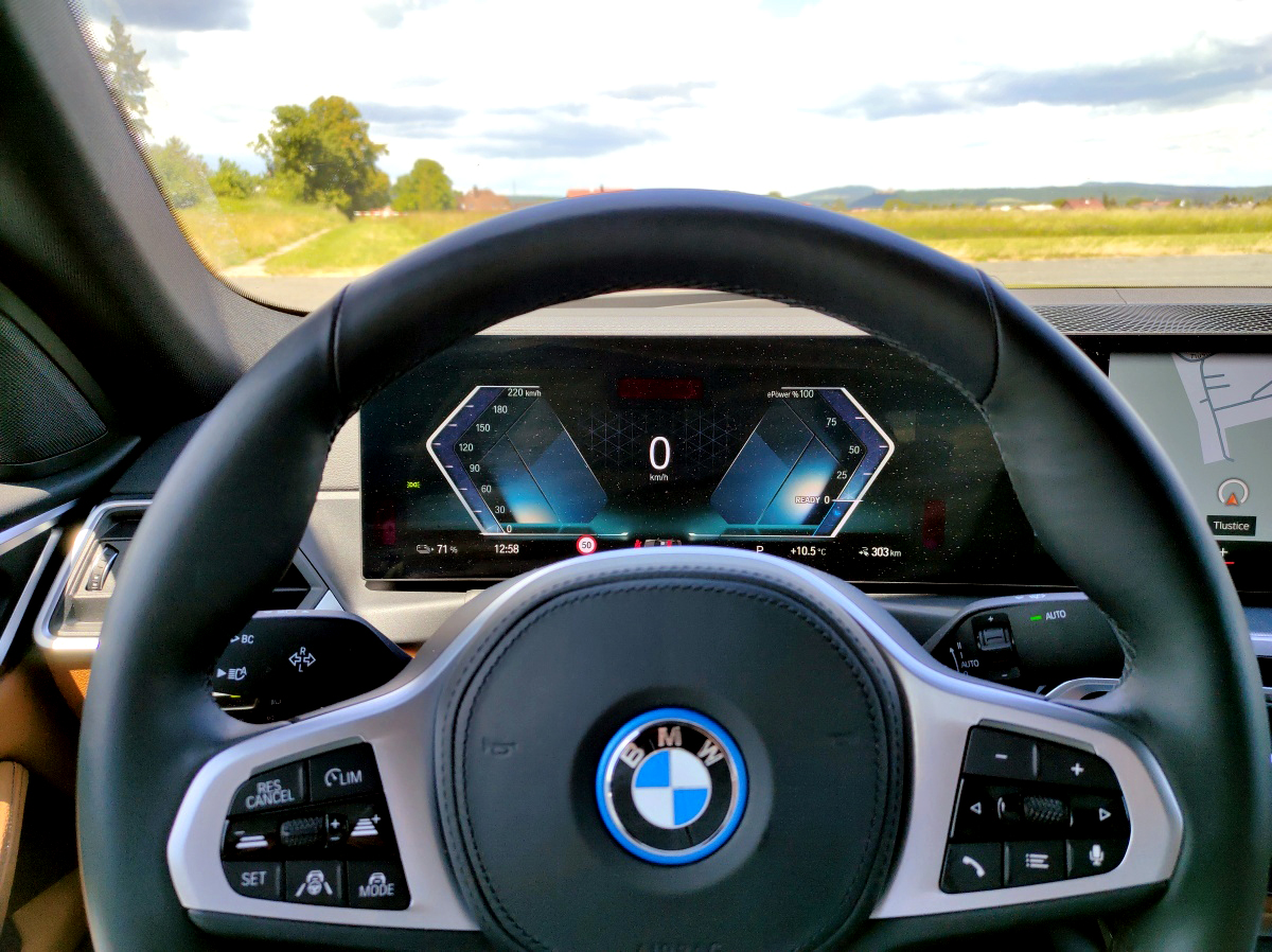 bmw-i4-2022-31