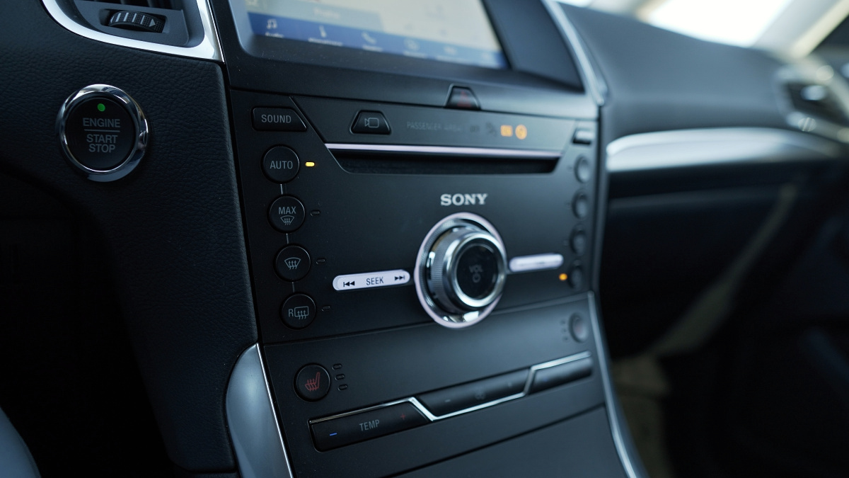 ford-galaxy-2022-18