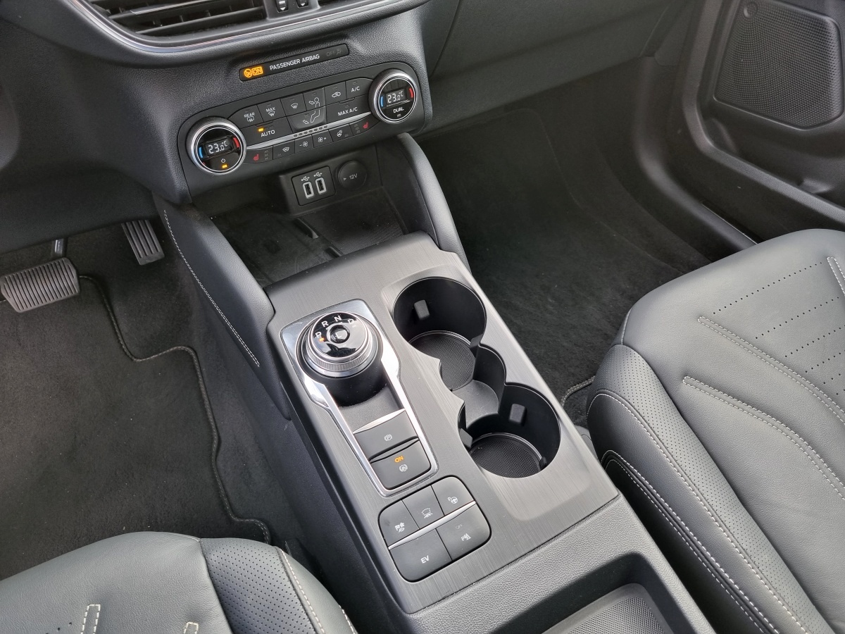 ford-kuga-2022-25