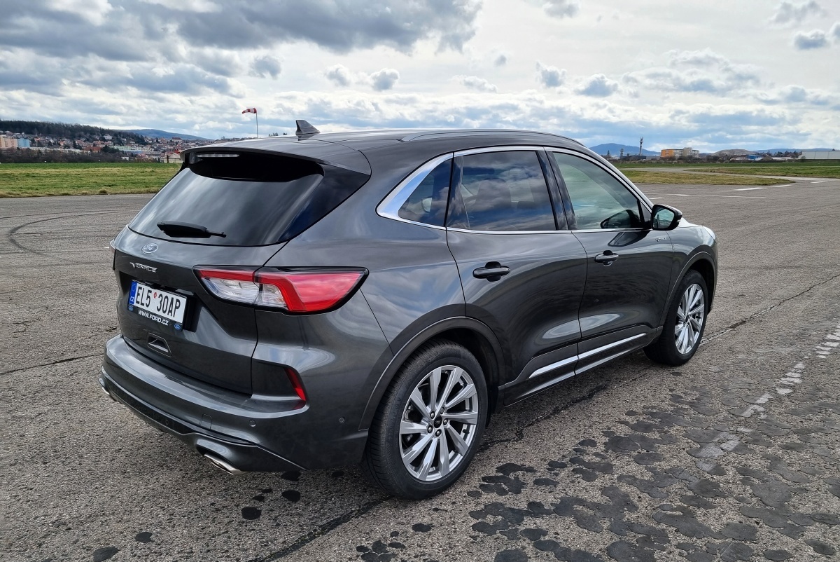 ford-kuga-2022-4