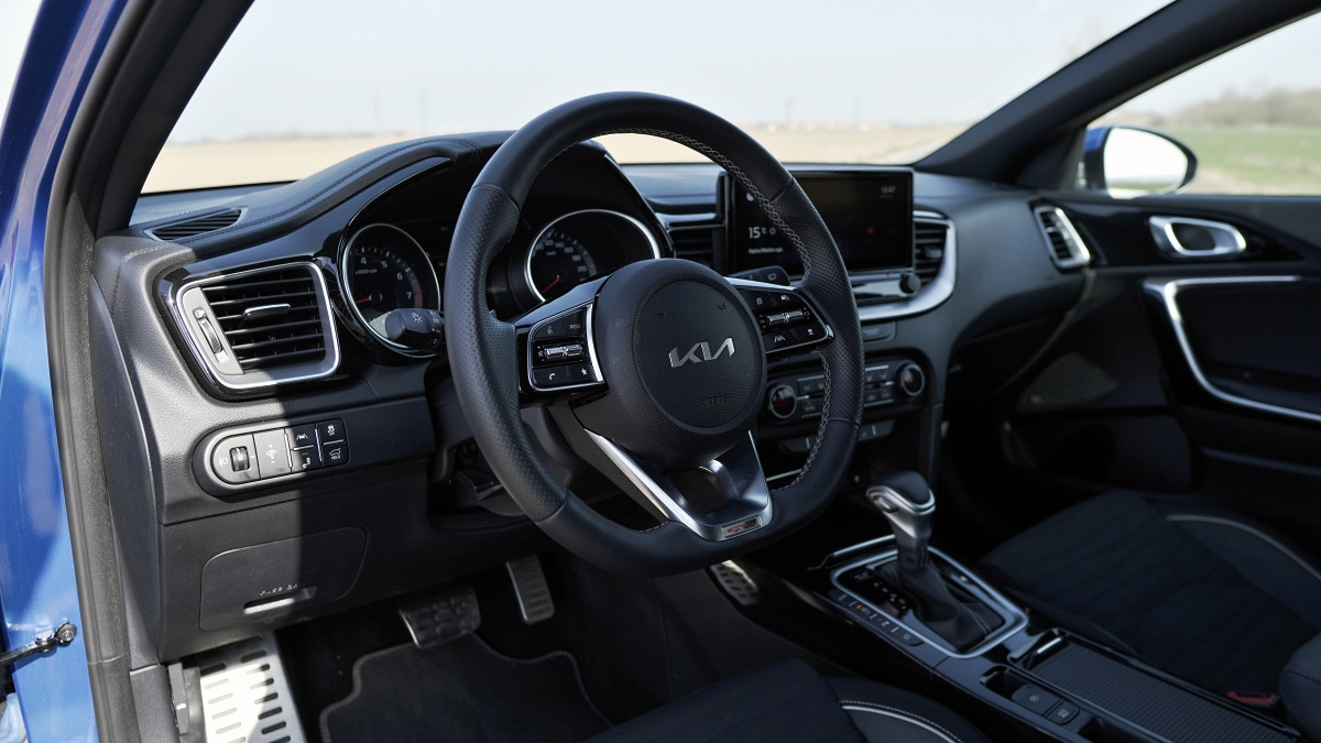 kia-ceed-sw-2022-13