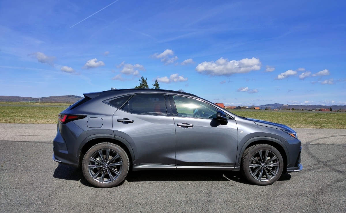 lexus-nx-2022-17