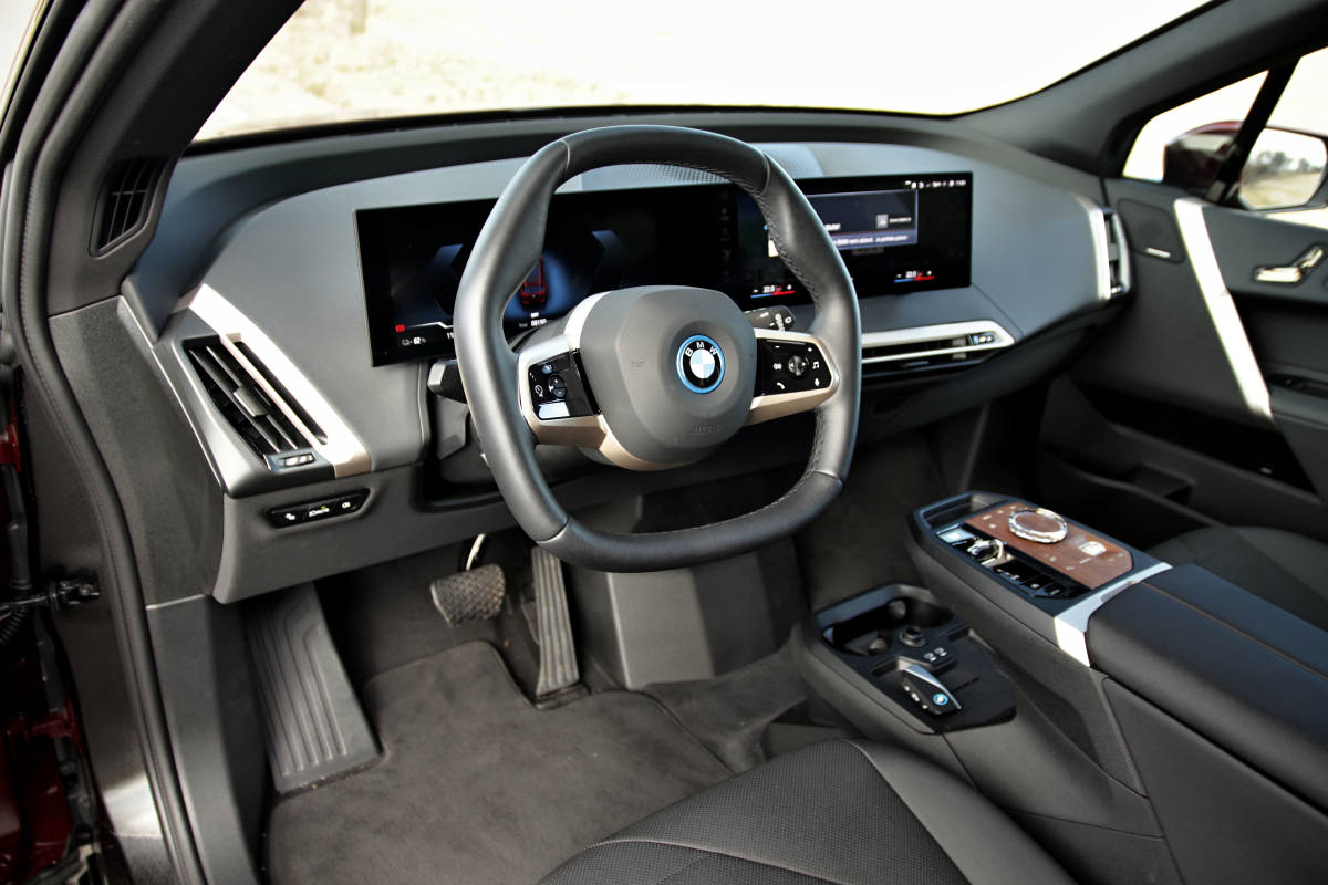 test-2022-bmw_ix_xdrive40-elektromobil-16