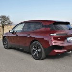 test-2022-bmw_ix_xdrive40-elektromobil-33-tazne_zarizeni