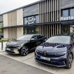 renault-megane-e-tech-2022-16