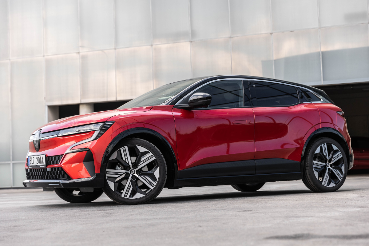 renault-megane-e-tech-2022-29