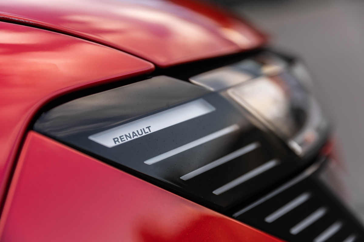 renault-megane-e-tech-2022-34