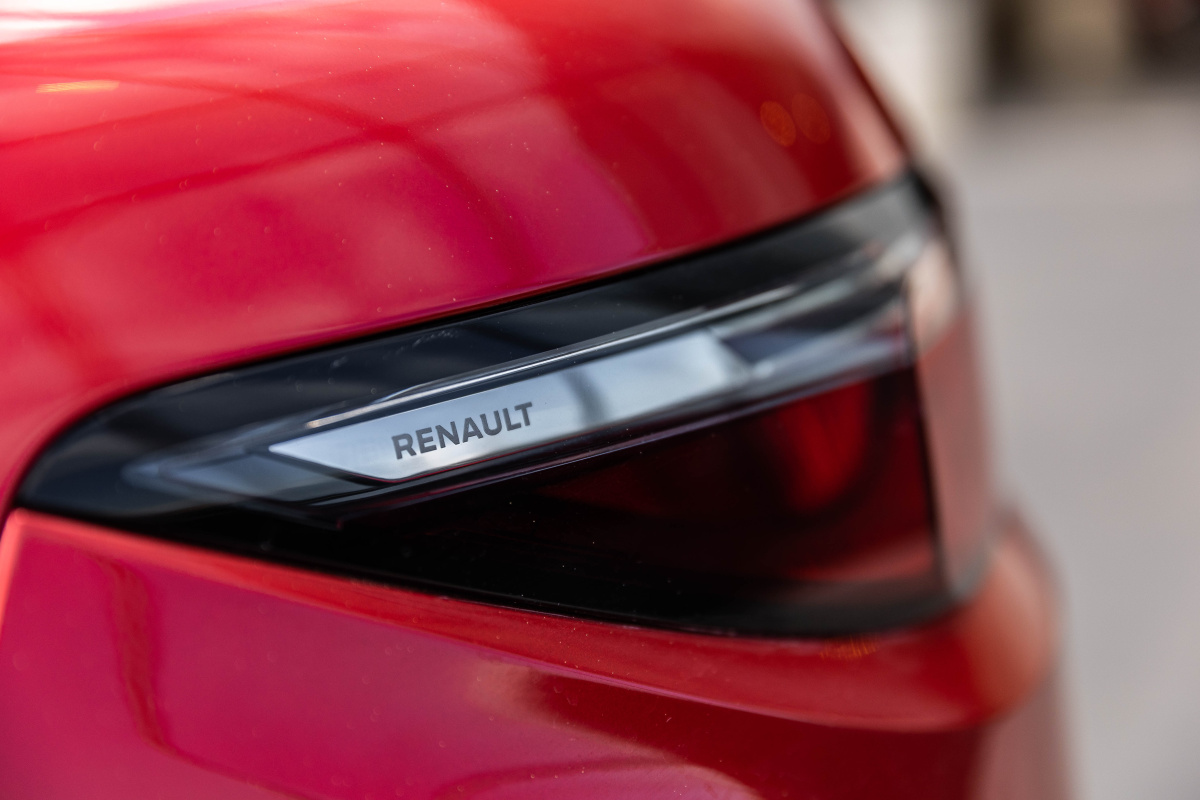 renault-megane-e-tech-2022-36