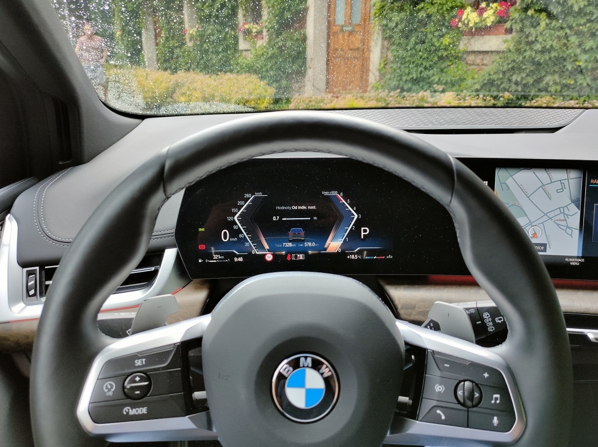 bmw-2-active-tourer-2022-26