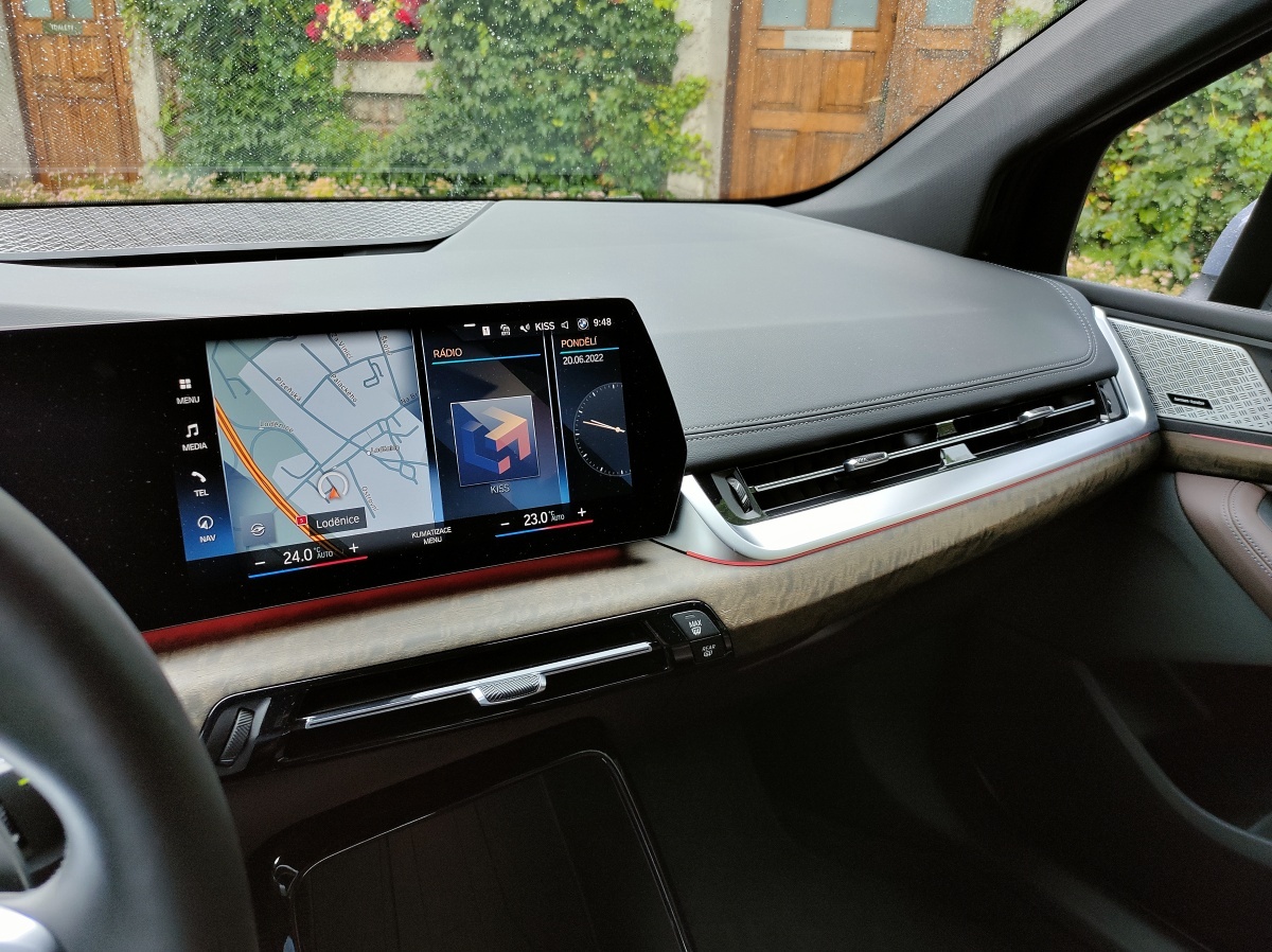 bmw-2-active-tourer-2022-28
