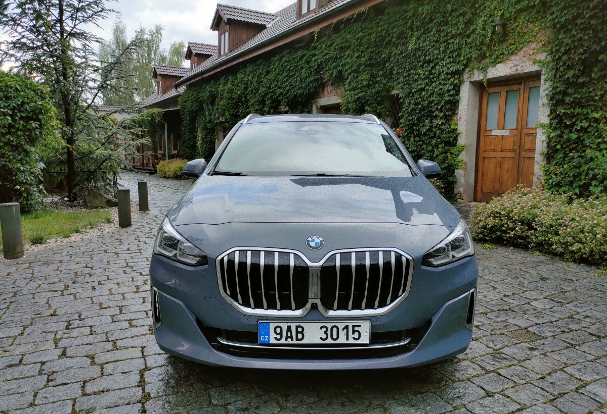 bmw-2-active-tourer-2022-3