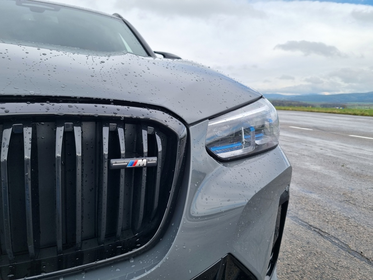 bmw-x3-m40d-2022-18