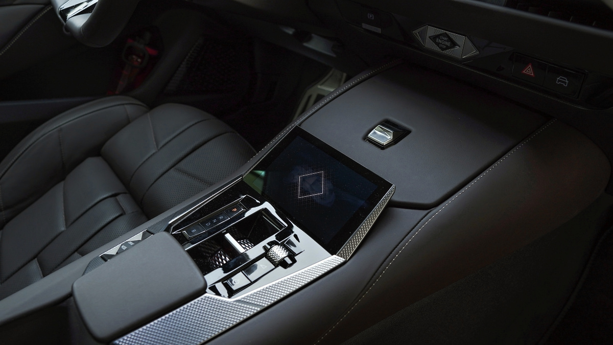 ds4-e-tense-19
