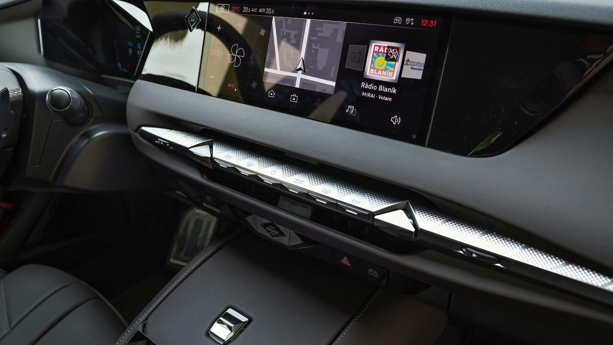 ds4-e-tense-20