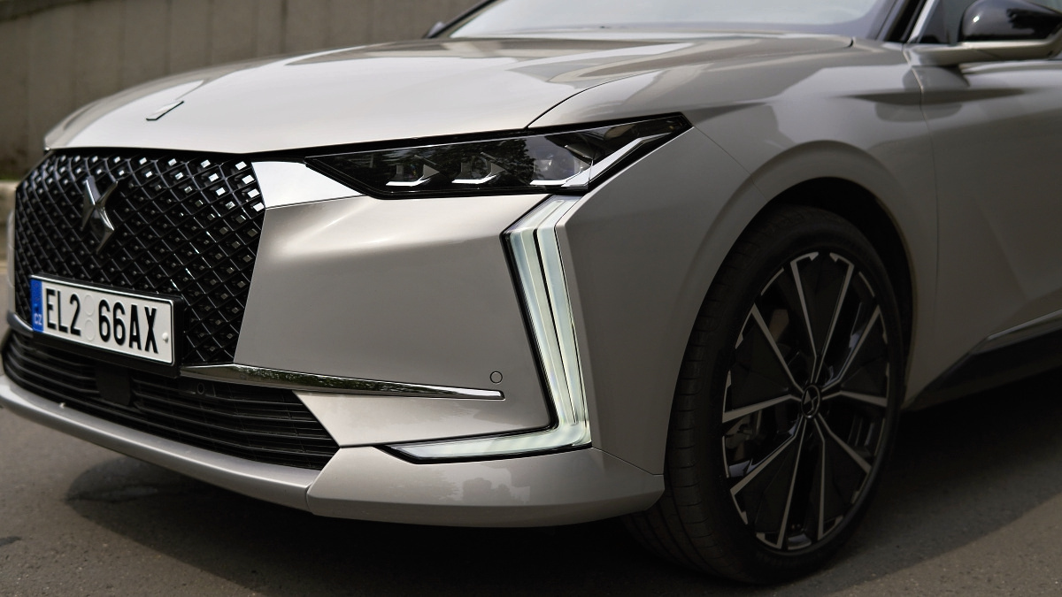 ds4-e-tense-7