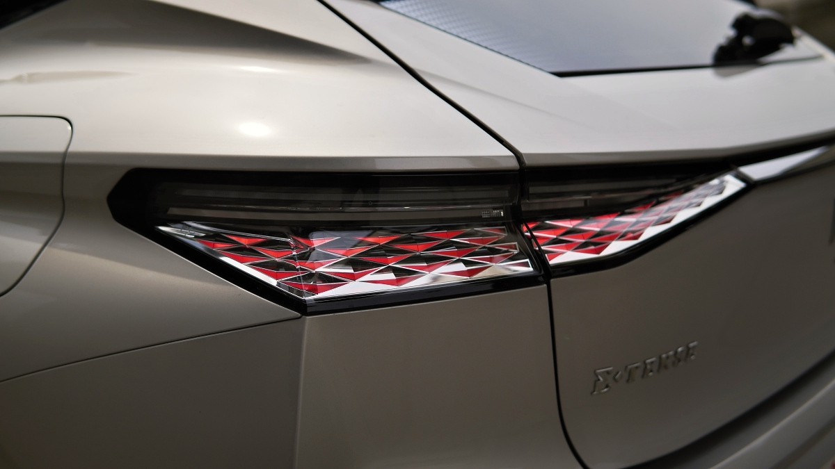 ds4-e-tense-9