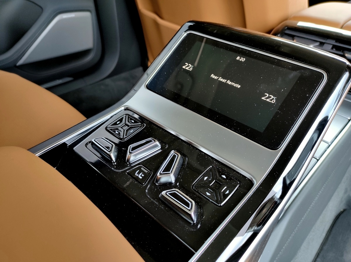 audi-a8-l-2022-13