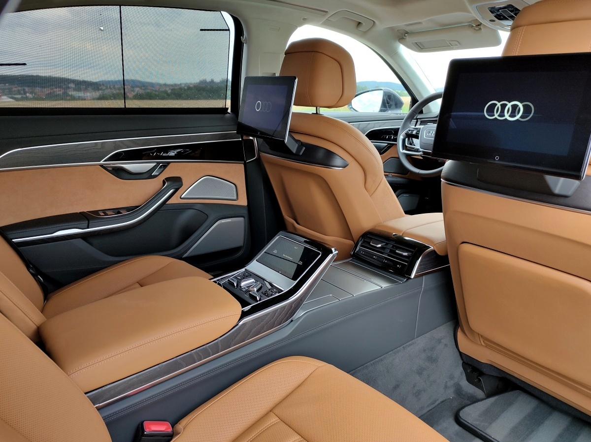audi-a8-l-2022-16