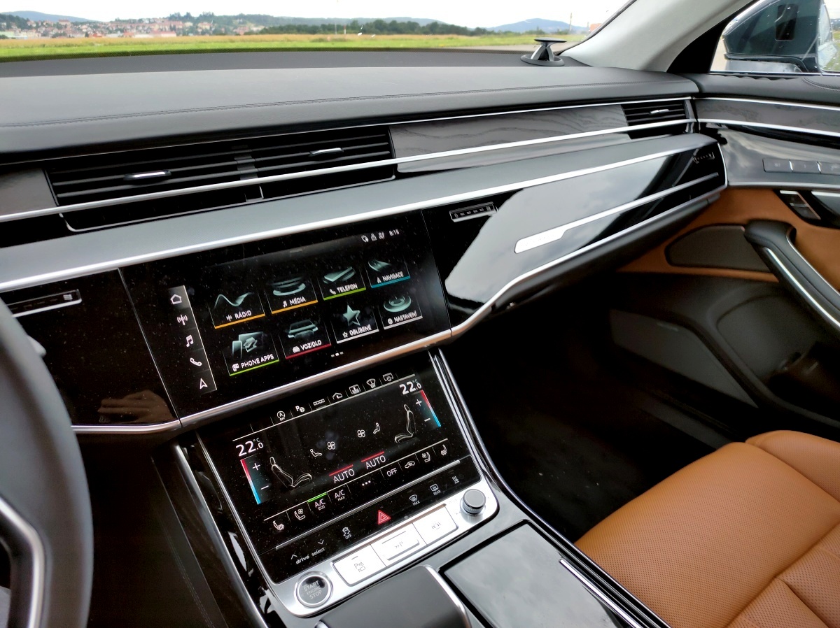 audi-a8-l-2022-25
