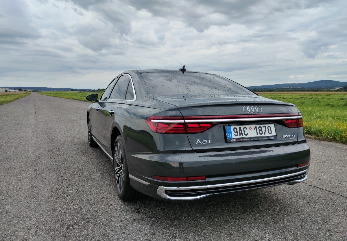 audi-a8-l-2022-39