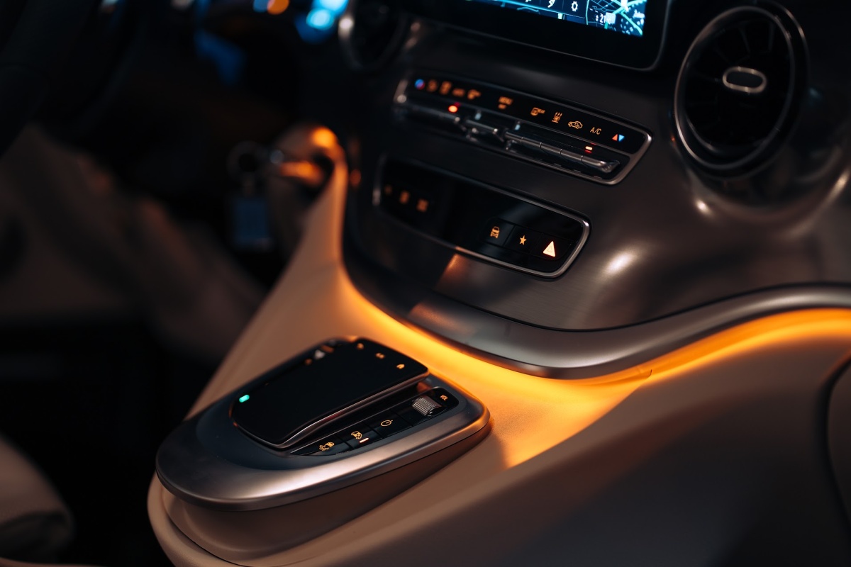 mercedes-benz-v-300-d-awd-exclusive-17