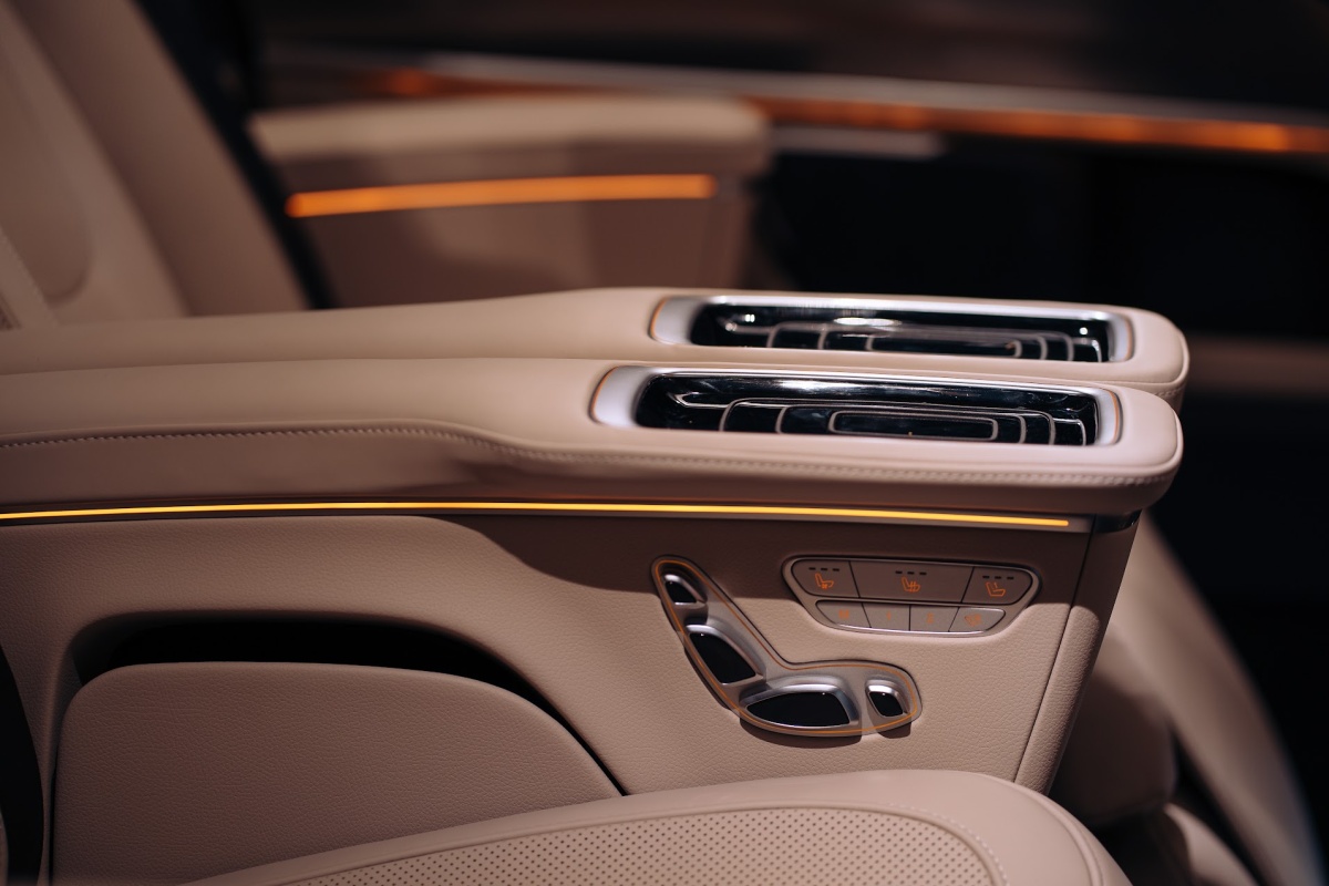 mercedes-benz-v-300-d-awd-exclusive-23