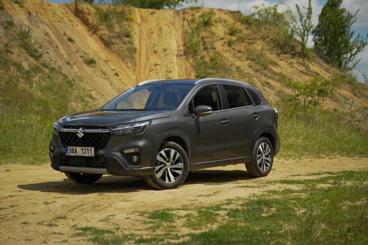 suzuki-s-cross-2022-1