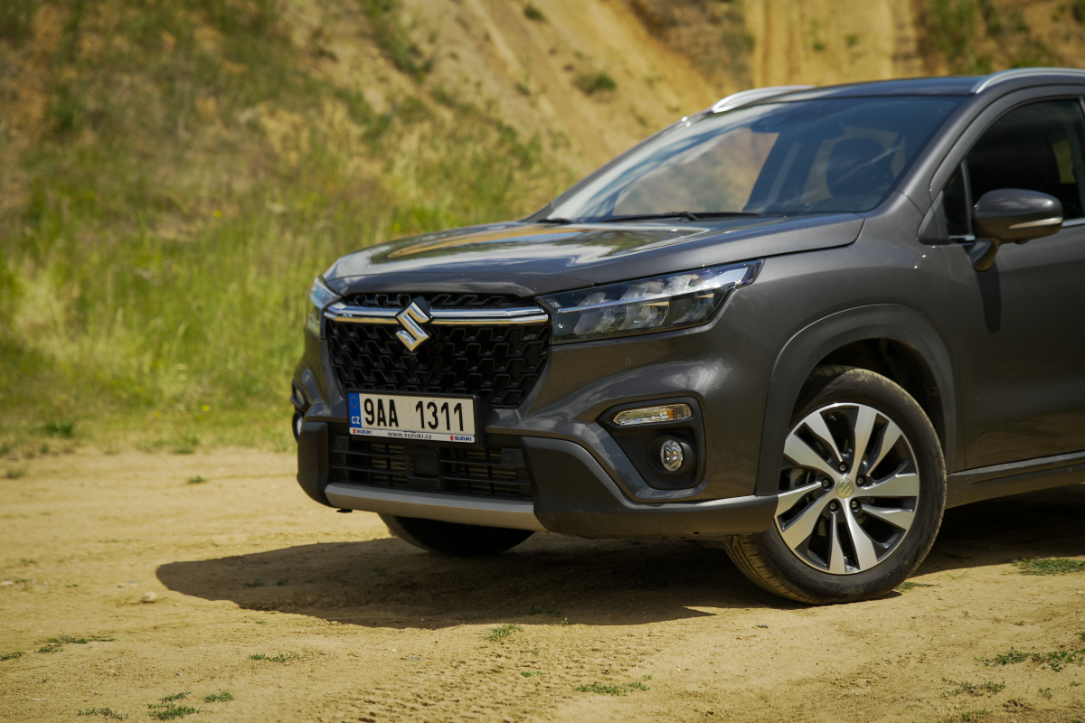 suzuki-s-cross-2022-3