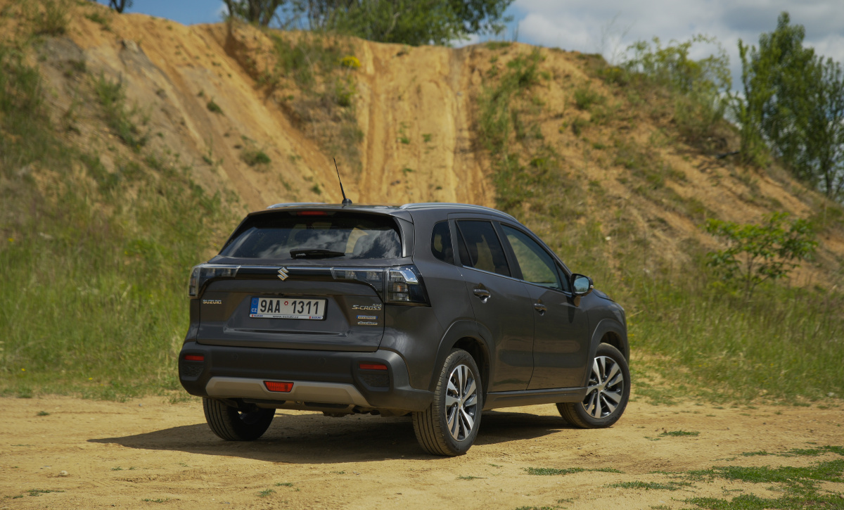 suzuki-s-cross-2022-6