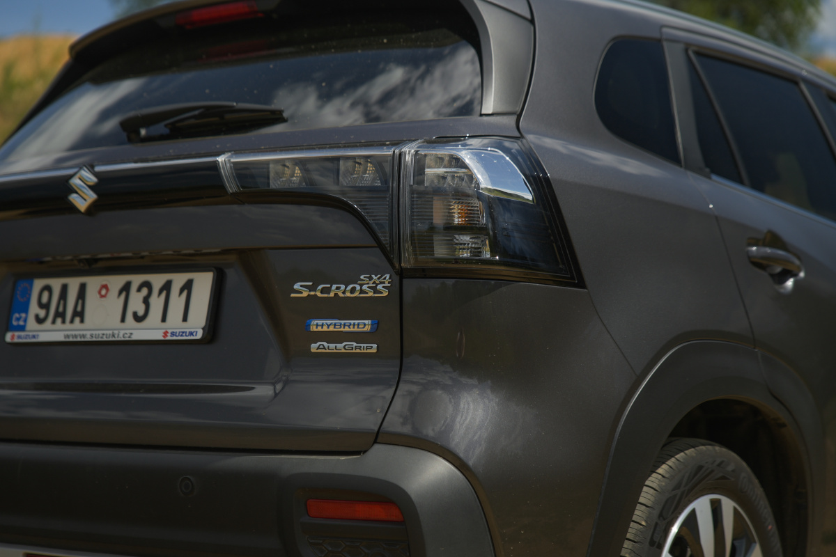 suzuki-s-cross-2022-8
