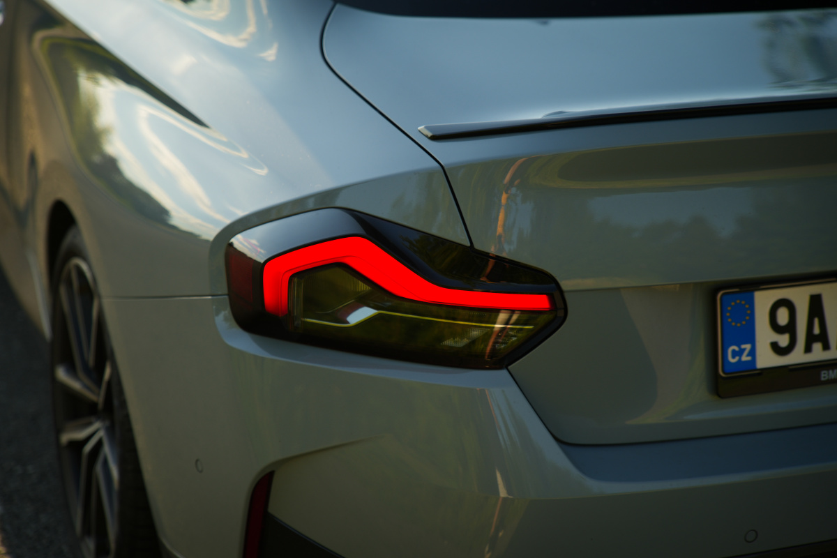 bmw-2-coupe-2022-13