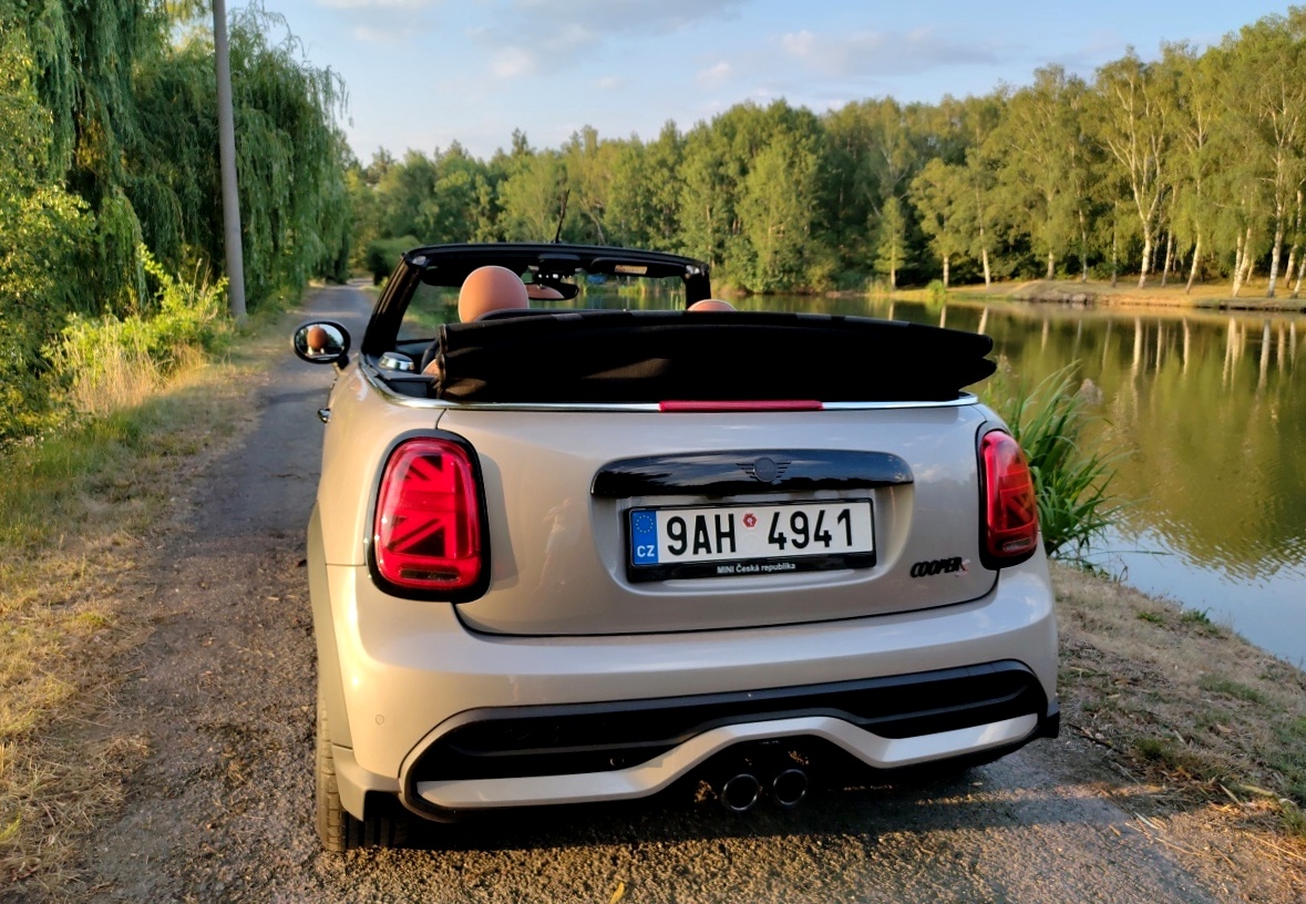 mini-cooper-cabrio-2022-35