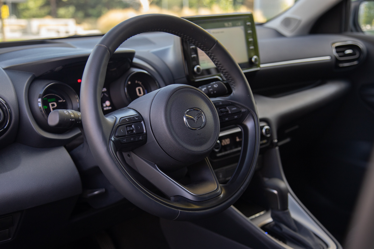 mazda-2-hybrid-2022-12