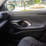 mazda-2-hybrid-2022-24
