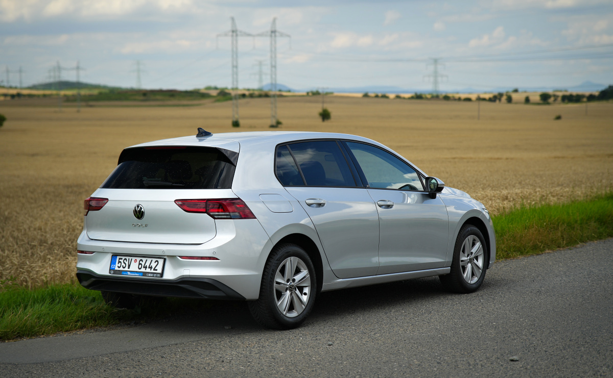 volkswagen-golf-8-7